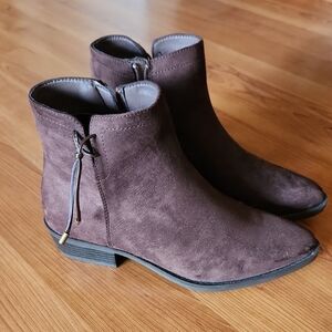 NWOT Serra Brown Suede Ankle Boots